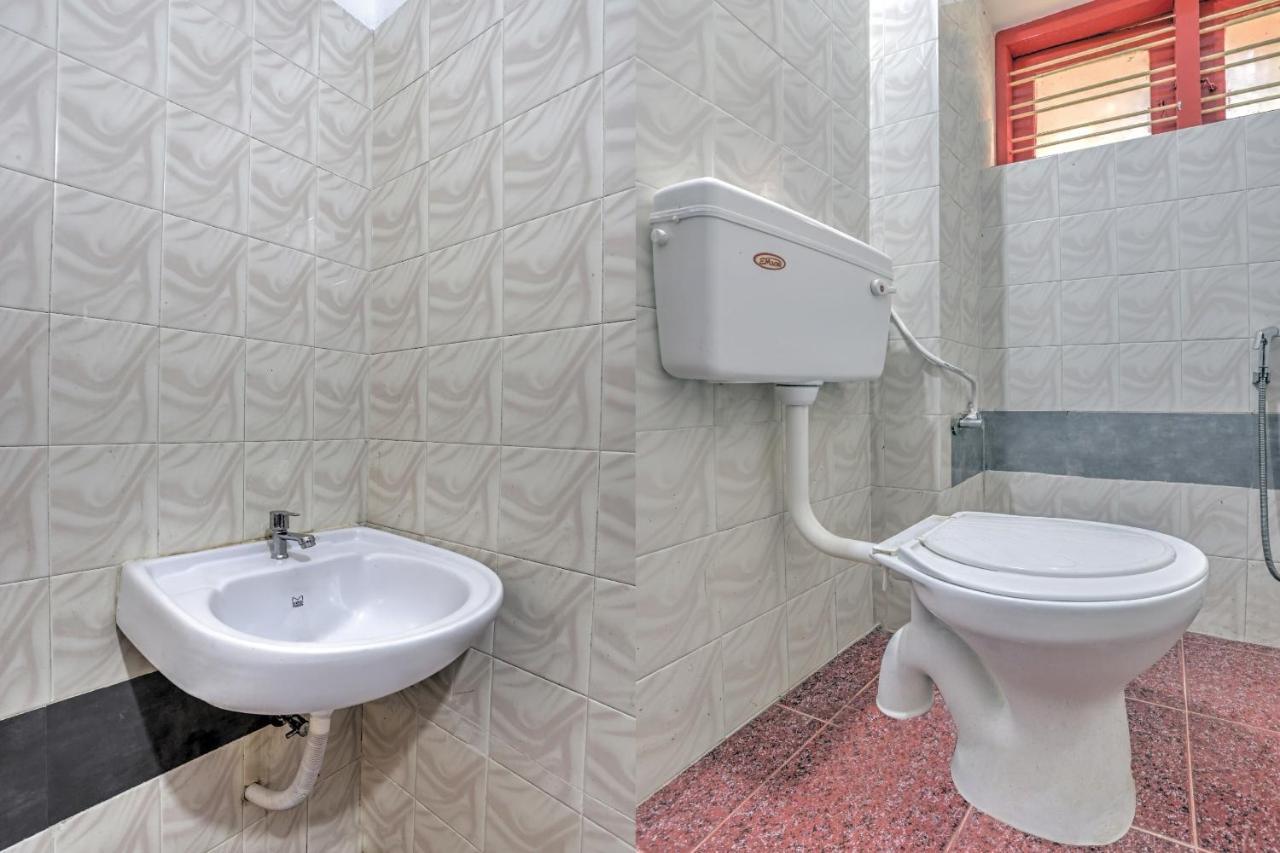 Spot On Kkp Tourist Home Thiruvananthapuram Ngoại thất bức ảnh