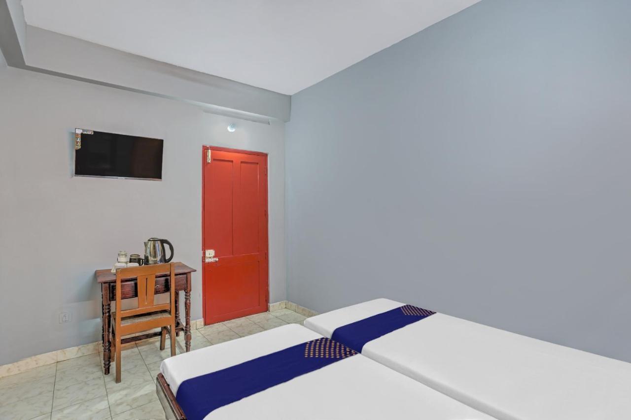 Spot On Kkp Tourist Home Thiruvananthapuram Ngoại thất bức ảnh