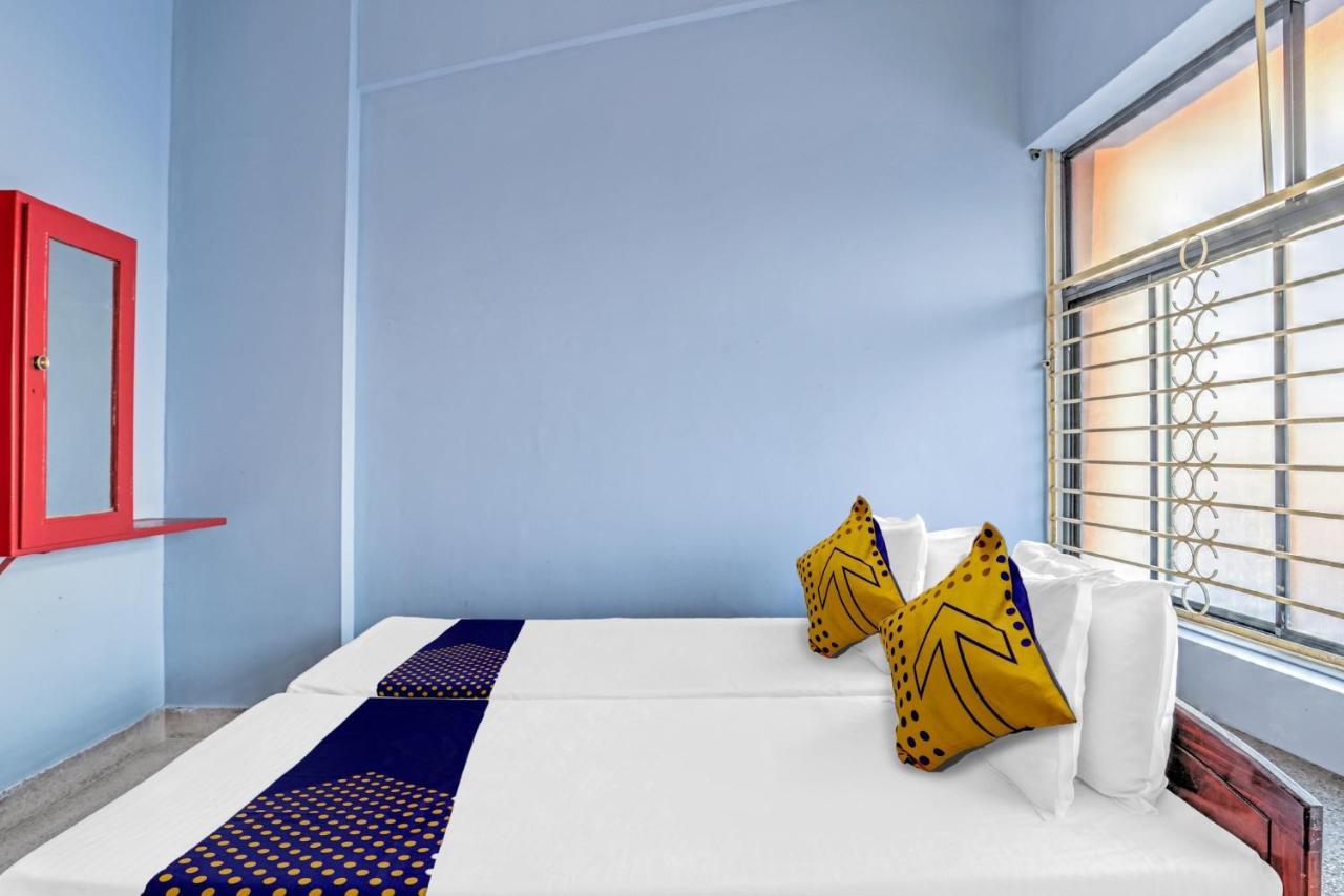 Spot On Kkp Tourist Home Thiruvananthapuram Ngoại thất bức ảnh